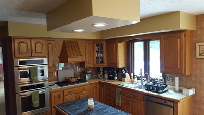 Wood cabinet kitchen before refinishing